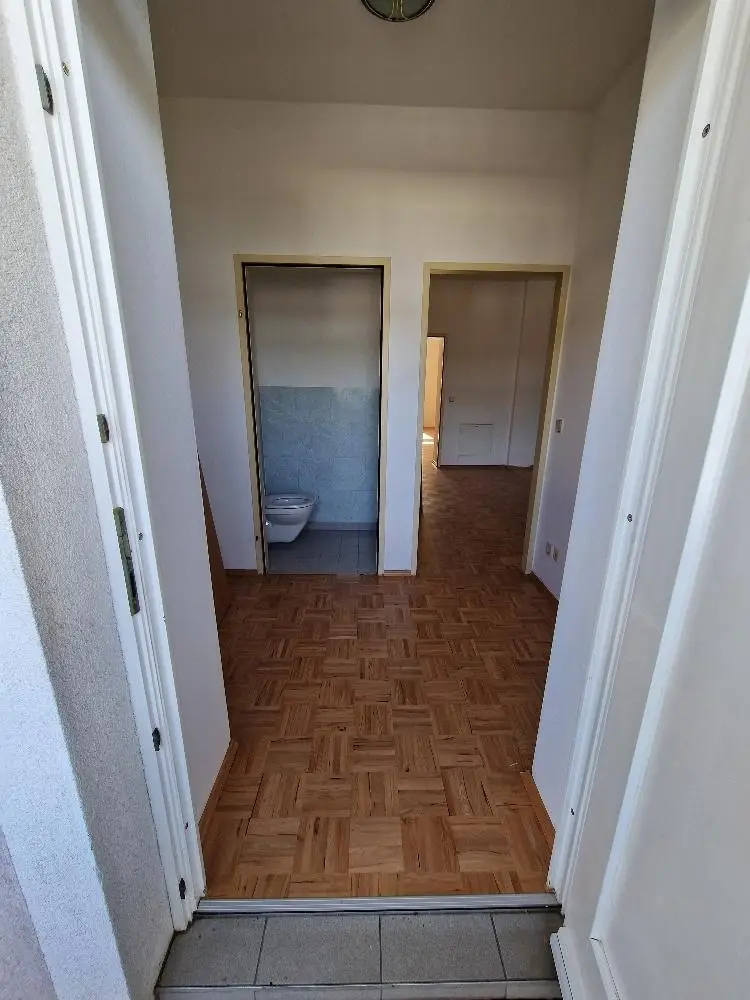 Kleinwohnung mit Küche! Carport kann angemietet werden!