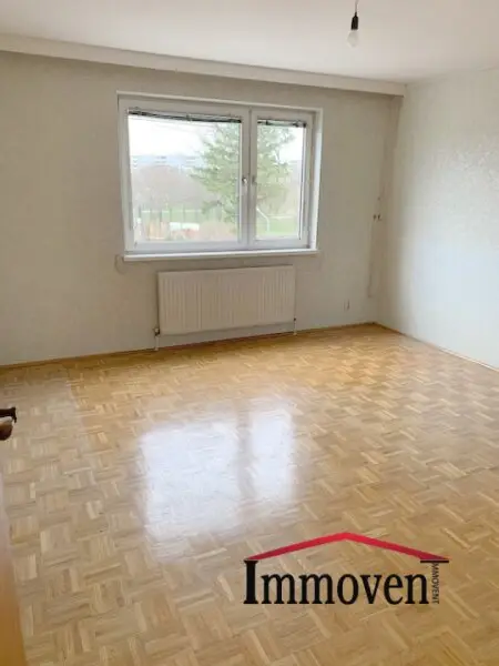 ICH BIN ZU KAUFEN - 3-Zimmerwohnung mit Balkon und Parkplatz in der Schwarzlackenau!