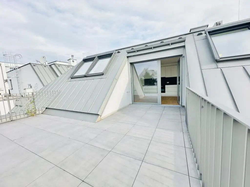 AB SOFORT BEZIEHBAR!! Traumhafte Dachgeschosswohnung inkl. sehr großer Terrasse! Tolle Anbindung - U1 Kagranerplatz!!