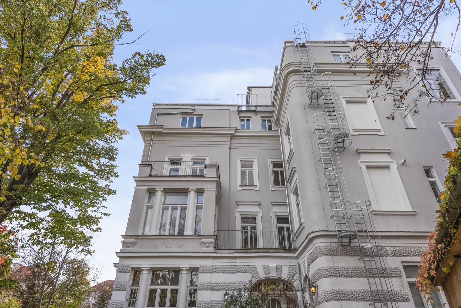 Villa Fleur - Schaffen Sie sich Ihr Refugium im Altbautraum!