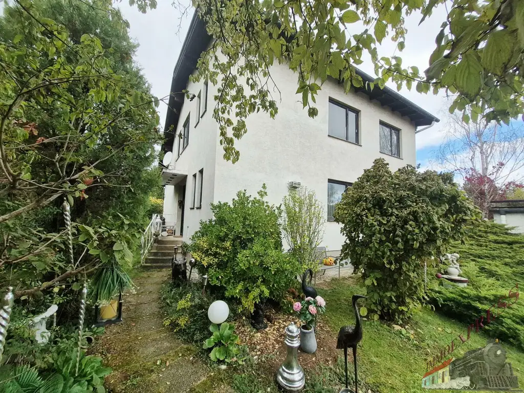 Entzückendes Landhaus in Helmahof Ruhelage auf großem Grundstück
