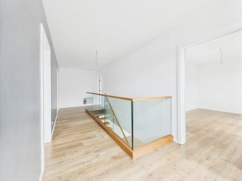 Modernes Wohnen auf höchstem Niveau: Erstbezug mit Smart Home, Salzwasserpool & 149 m² Wohnfläche in Wels-West