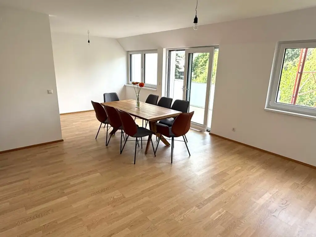 Wohnen in Hietzing + Balkon ca. 11 m² + Markenküche im Wert von ca. € 22.000 + 1 Garagenplatz im Eigentum