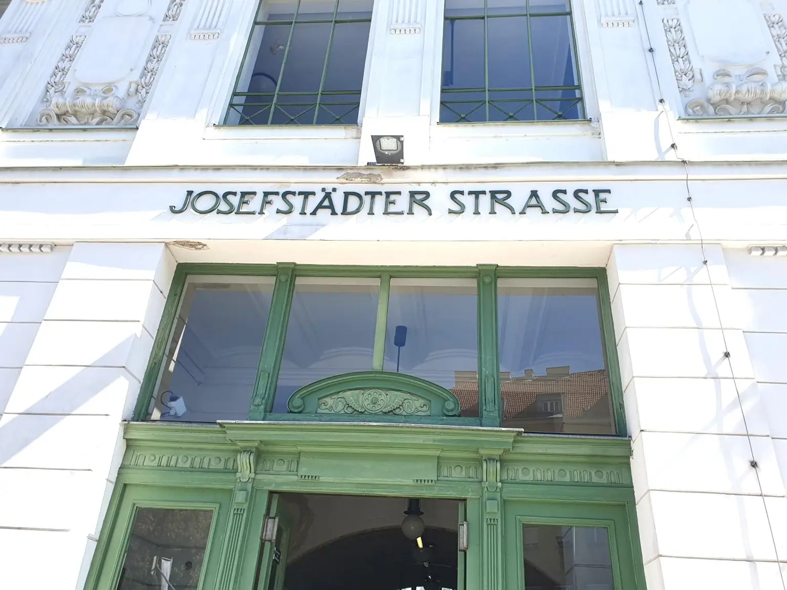 Loggia-Familien-Wohnung nahe U6 und Brunnenmarkt