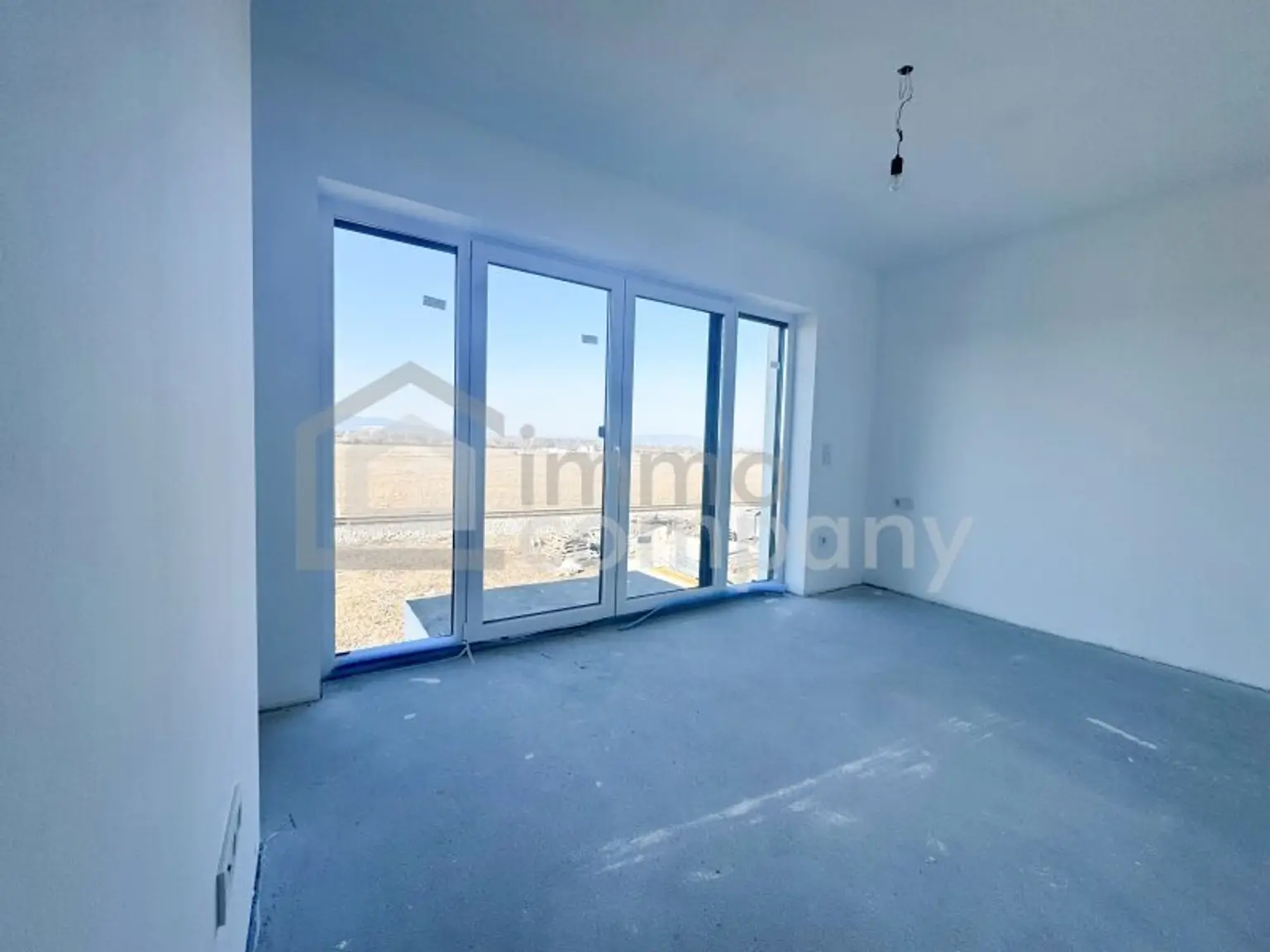 MODERNE DOPPELHAUSHÄLFTE in Sollenau: 4 Zimmer, Garten, 2 Bäder und Fußbodenheizung!