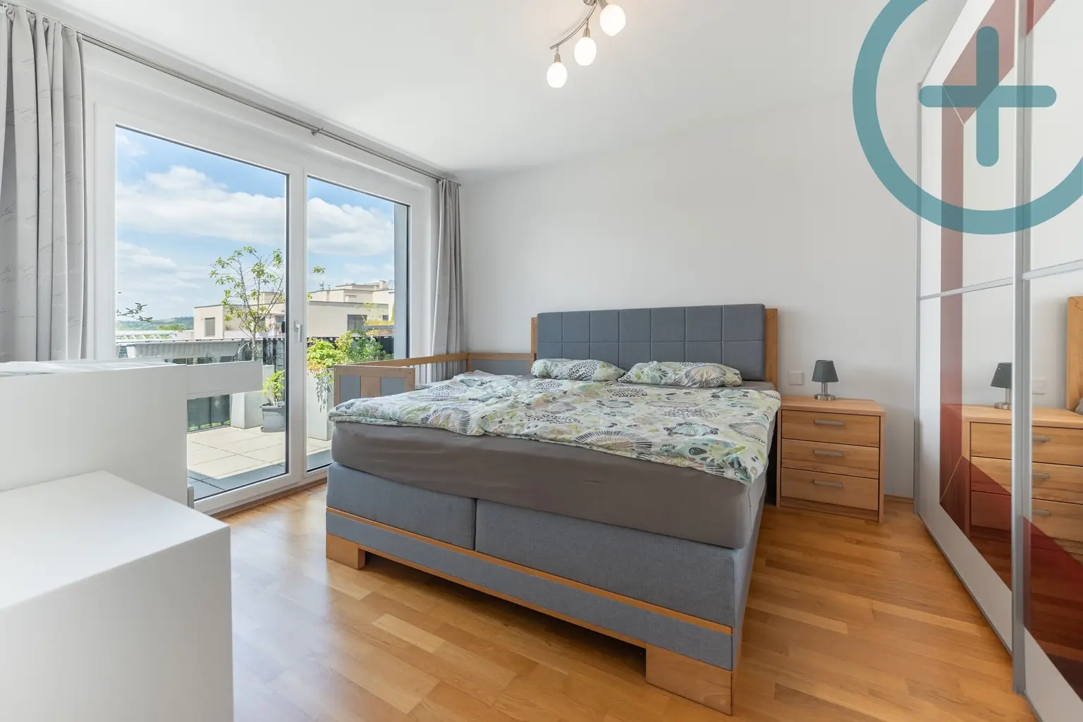 Schlafzimmer 1