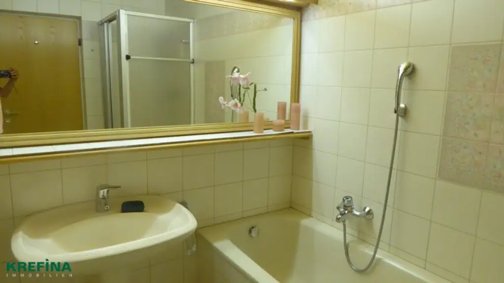 FÜR 1 PERSON: Gepflegte teilmöblierte 58 m² Wohnung unmittelbar bei der U4 Hütteldorf