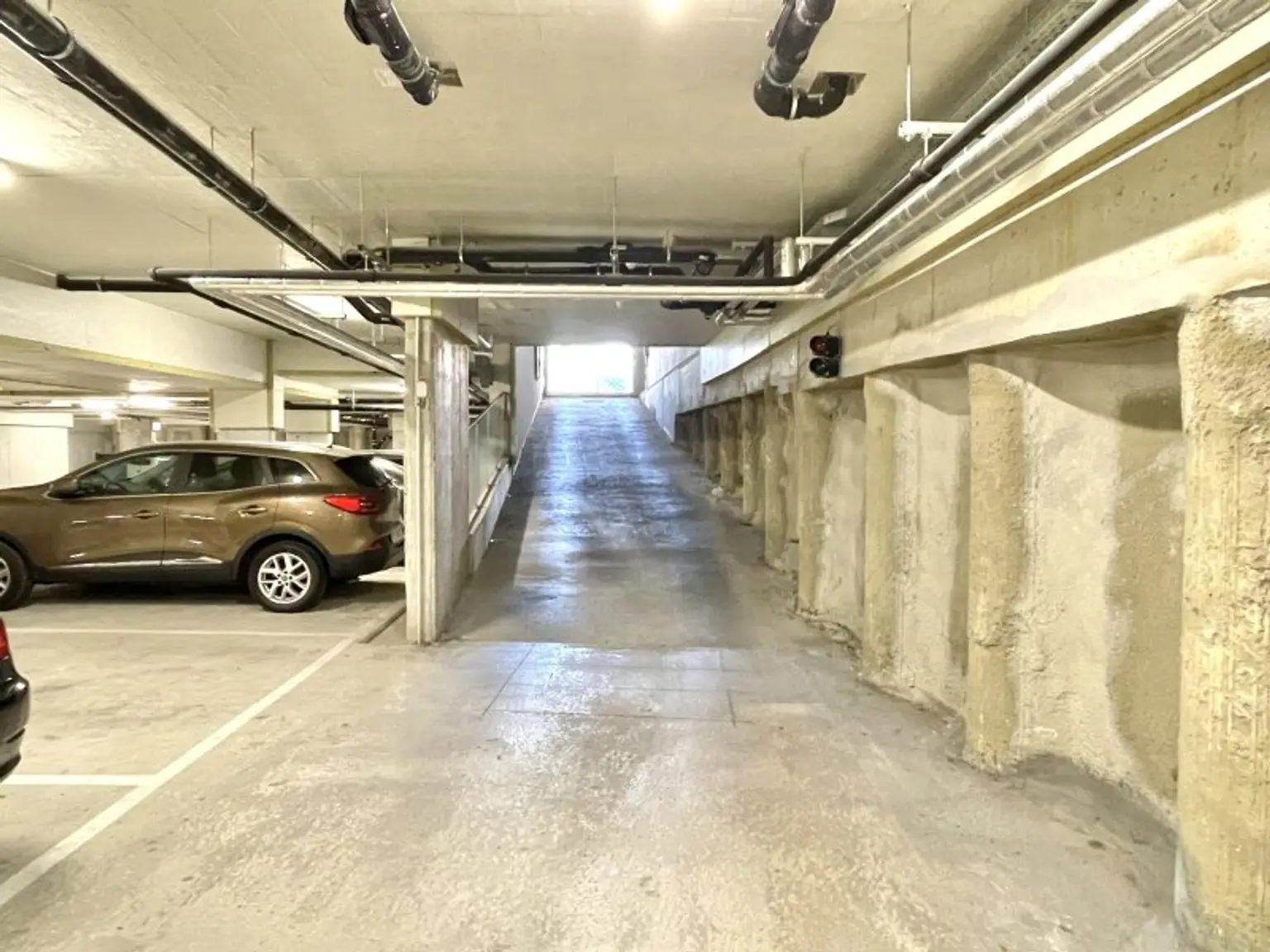 *Goldener Hirsch – Stilvolle 2-Zimmer-Wohnung mit Terrasse & Garten in der Ziedlergasse, 23. Bezirk*