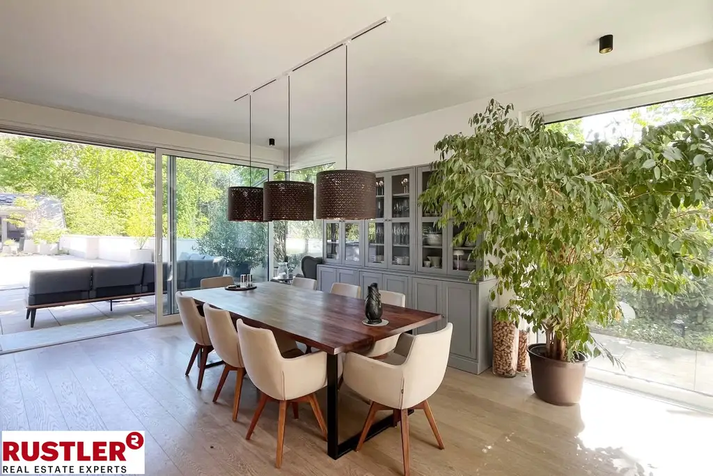 Einziehen & Aufatmen: Premium Villa mit Charm & Weitblick