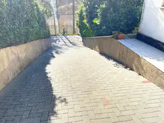 Zufahrt zum Hauseigang