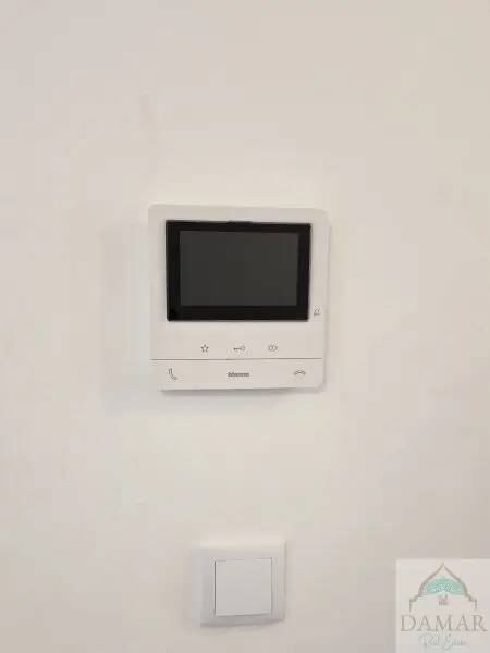Traumhafte 4-Zimmer-Dachgeschoßwohnung mit großer 65m² Terrasse und Garagenplatz in 1220 Wien – Jetzt zugreifen!