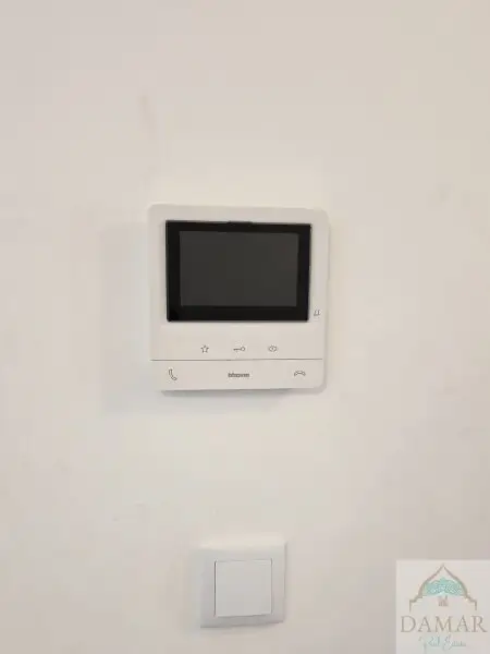 Traumhafte 4-Zimmer-Dachgeschoßwohnung mit großer 65m² Terrasse und Garagenplatz in 1220 Wien – Jetzt zugreifen!