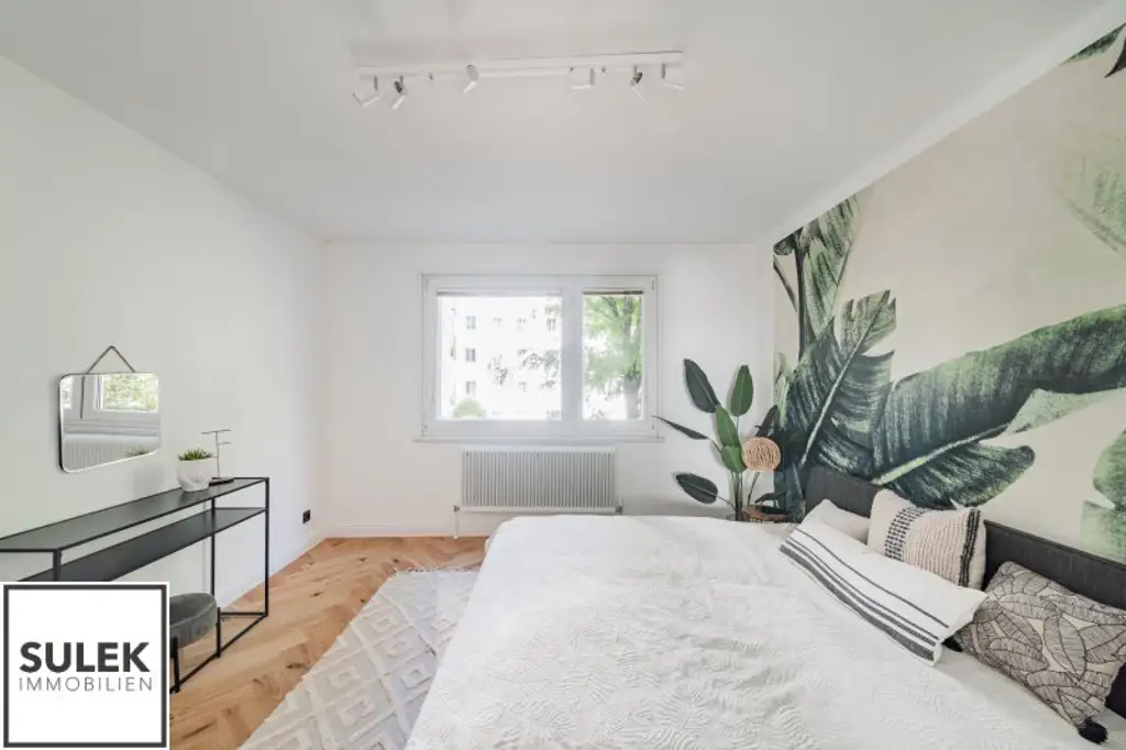 Ruhige, sanierte 3,5 Zimmer Wohnung mit Designer-Bad und Küche + Garage (optional!) in Mariahilf - beziehbar ab 01/26!