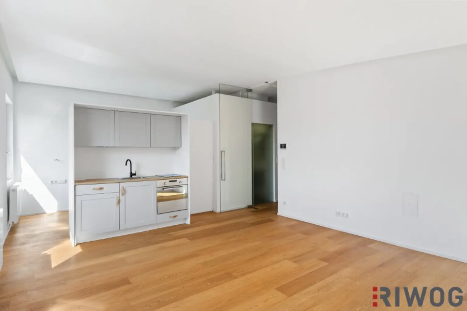 **Architekten Dachloft mit Balkon, Hochwertiger Ausstattung und SÜD-OST Ausrichtung**