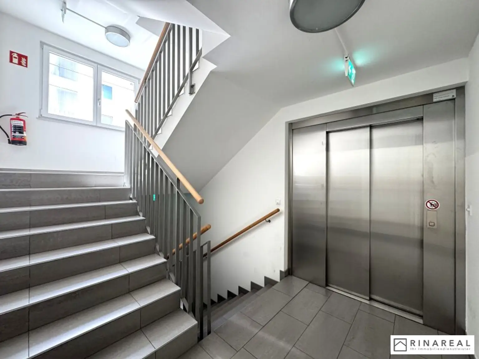 HUTWEIDENGASSE | Exklusives Penthouse mit traumhafter Dachterrasse | 3 Zimmer | ca. 99 m² Wohnfläche | teilmöbliert | zzgl. Duplex-Stellplatz