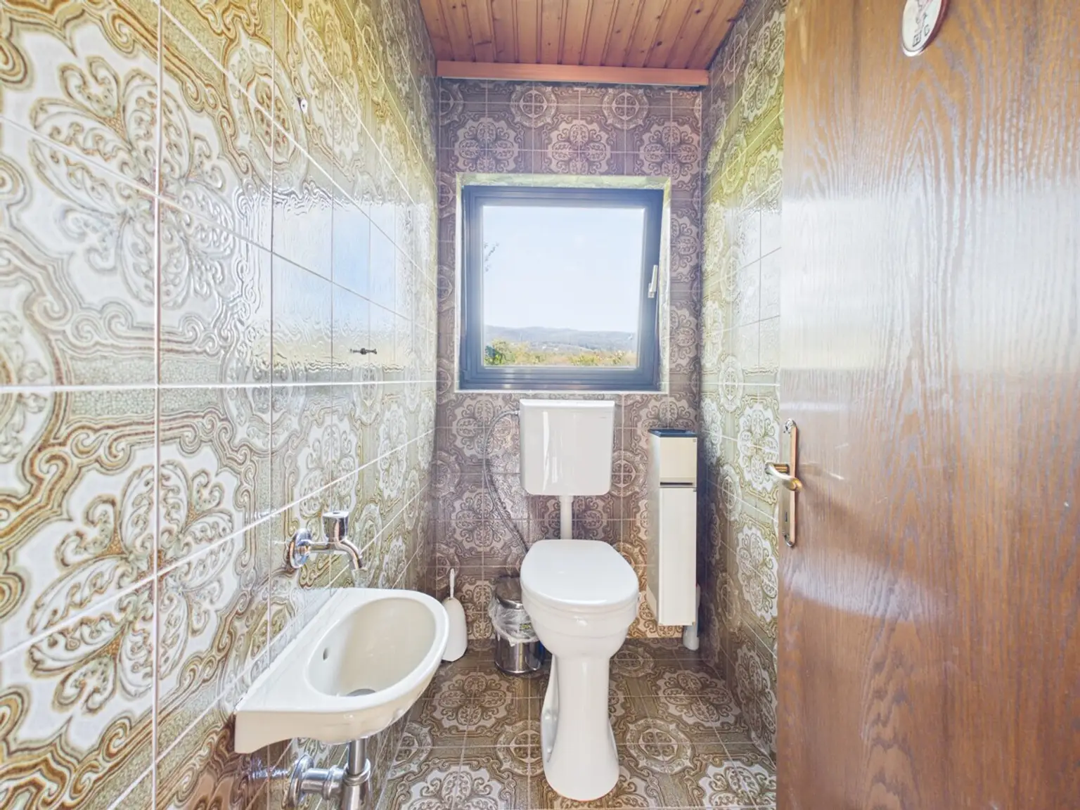 Energieautarkes Leben im Rosental – Bauland, Wohnhaus, Nebengebäude, Hackschnitzelheizung, Fernwärme