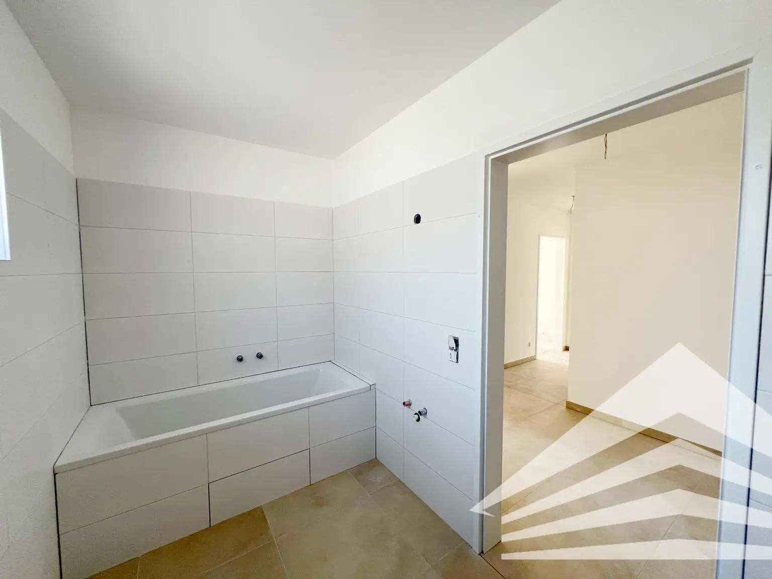 Lichtdurchflutete 3-Zimmer Wohnung mit großem Balkon in Puchenau!