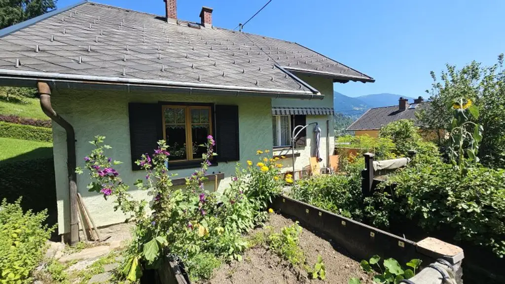 Charmantes Sanierungsobjekt in Radenthein: 5 Zimmer, Balkon und viel Potenzial!