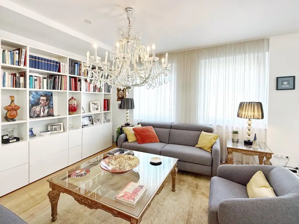 Helle 4-Zimmer-Wohnung, Balkon, 2,75 m Deckenhöhe, Stellplatz optional