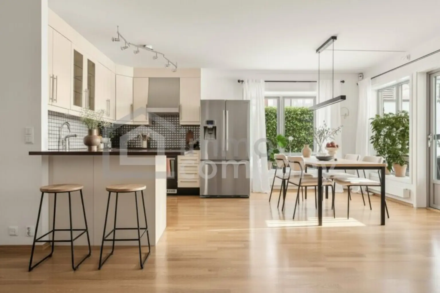 Reihenhaus  P R O V I S I O N S F R E I   :-)   // 1 ist noch frei...