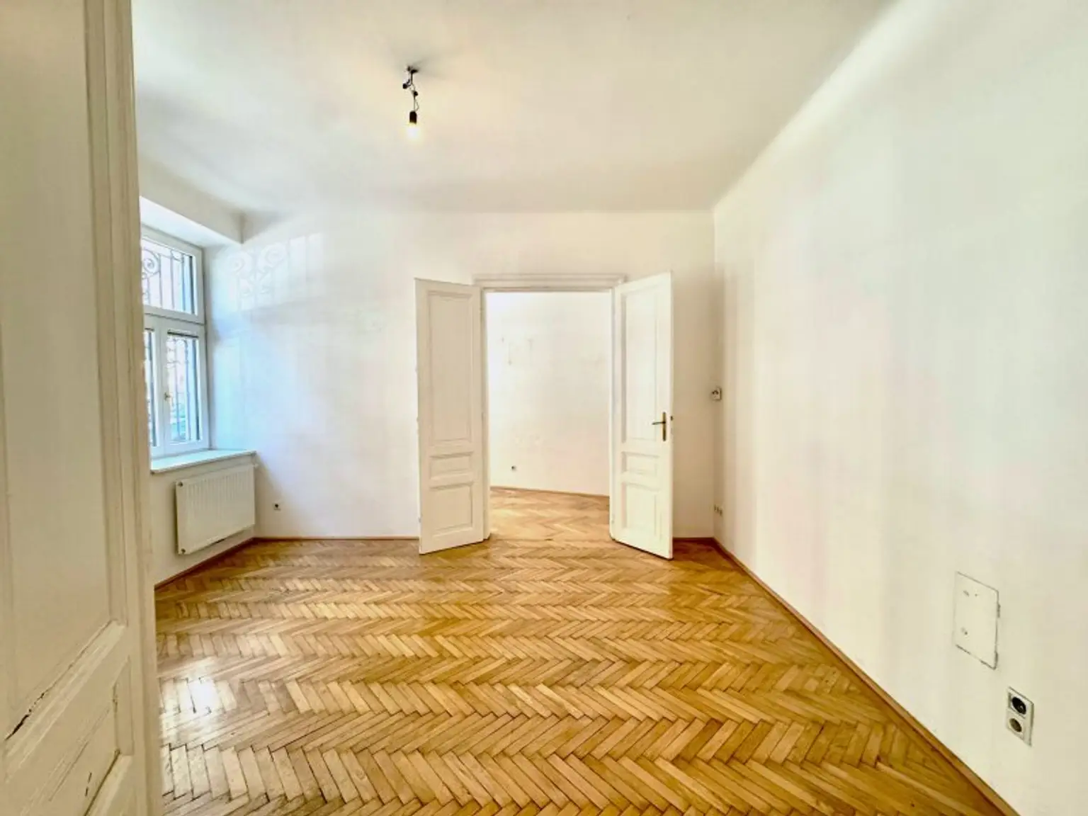 Charaktervoller Altbauflair trifft zeitgemäßen Wohnkomfort – Charmante Wohnung in begehrter Lage