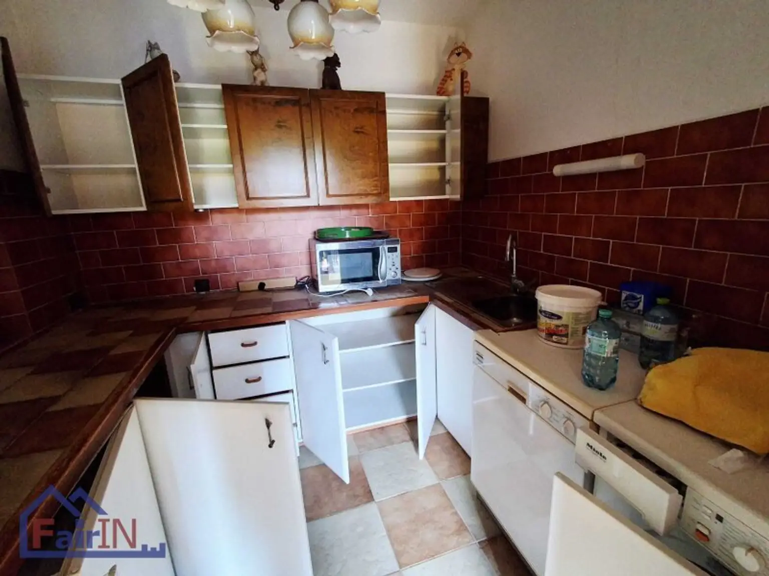 Renovierungsbedürftiges Reihenhaus in Klosterneuburg – Machen Sie etwas schönes daraus!
