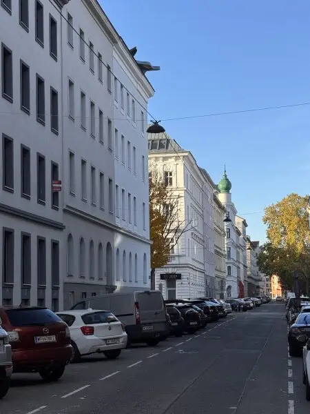 Vollsanierte 2-Zimmer-Wohnung in generalsaniertem Altbau