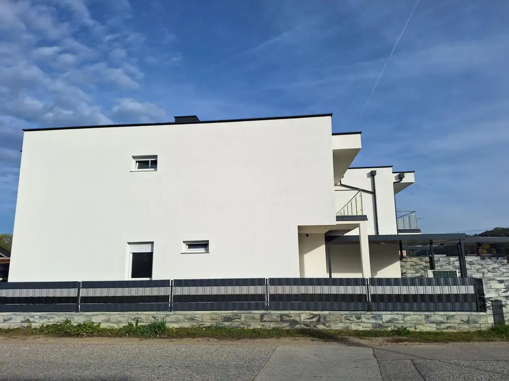 Top 1 - Vier Reihenhäuser stehen zum Verkauf
