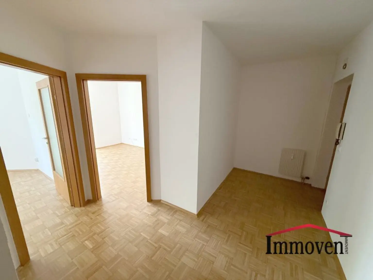 UNBEFRISTET - Helle, sanierte 2-Zimmerwohnung mit schönem Ausblick!