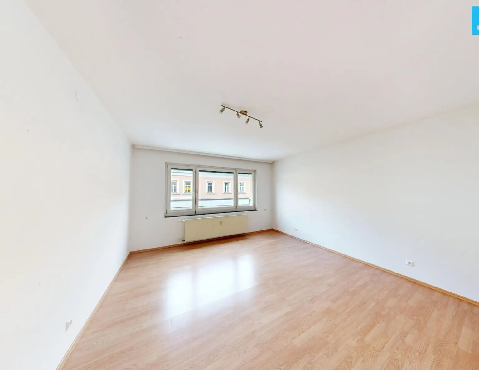 Helle Wohnung mit Wintergarten - gemütliches Wohnen in Toplage
