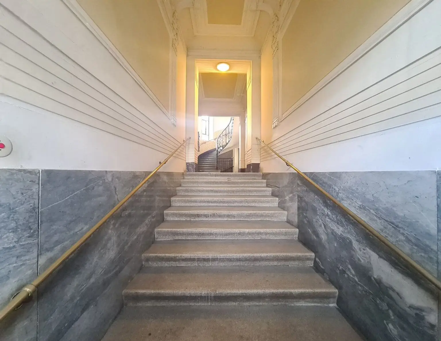 Altbau | Wohnen-Praxis-Büro | U4 Ober St. Veit