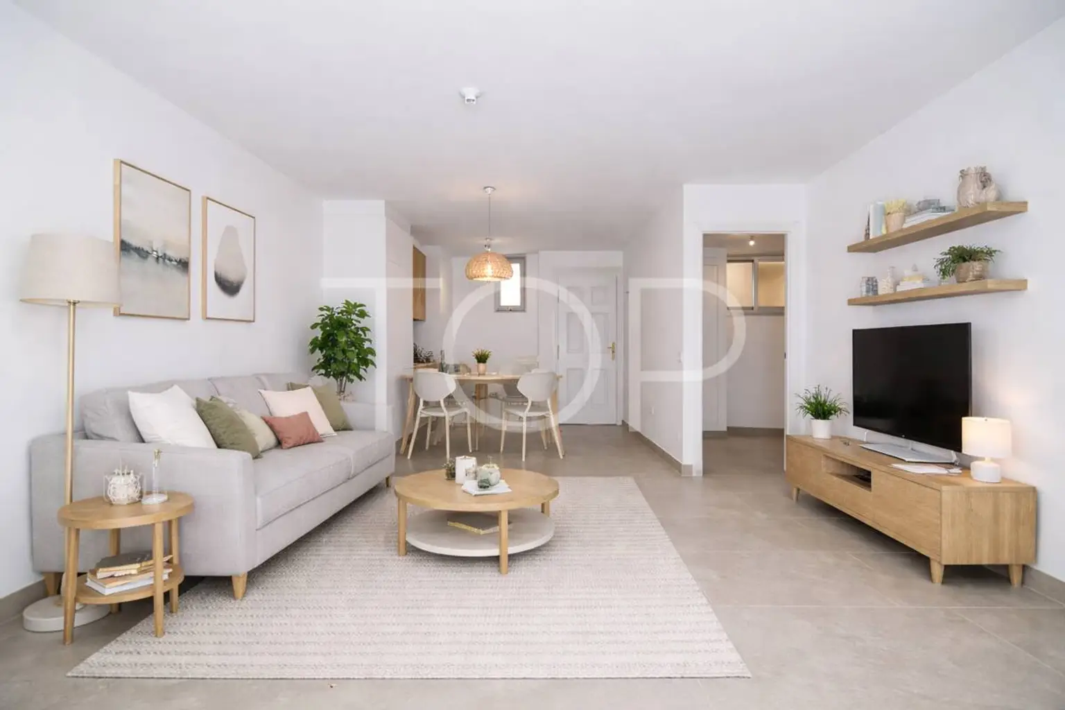 Hübsche, neu renovierte Wohnung mit zwei Schlafzimmern in bester Lage in Playa Paraiso