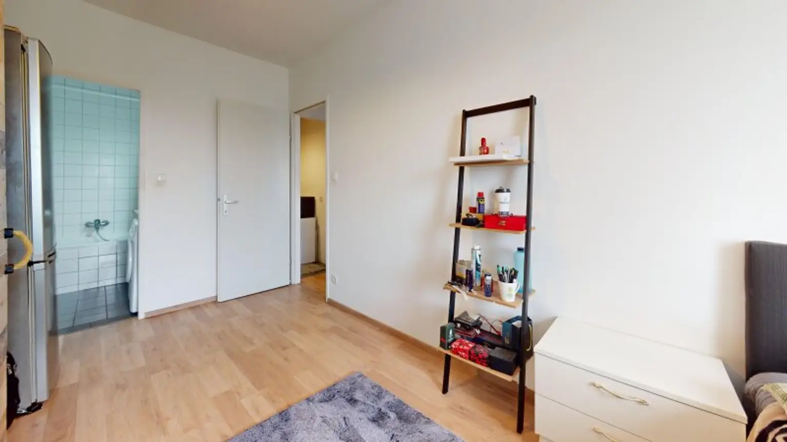 Gemütliche 2 Zimmerwohnung in Laxenburg. Toplage. Provisionsfrei. Schlicht, Simpel, Vernünftig.