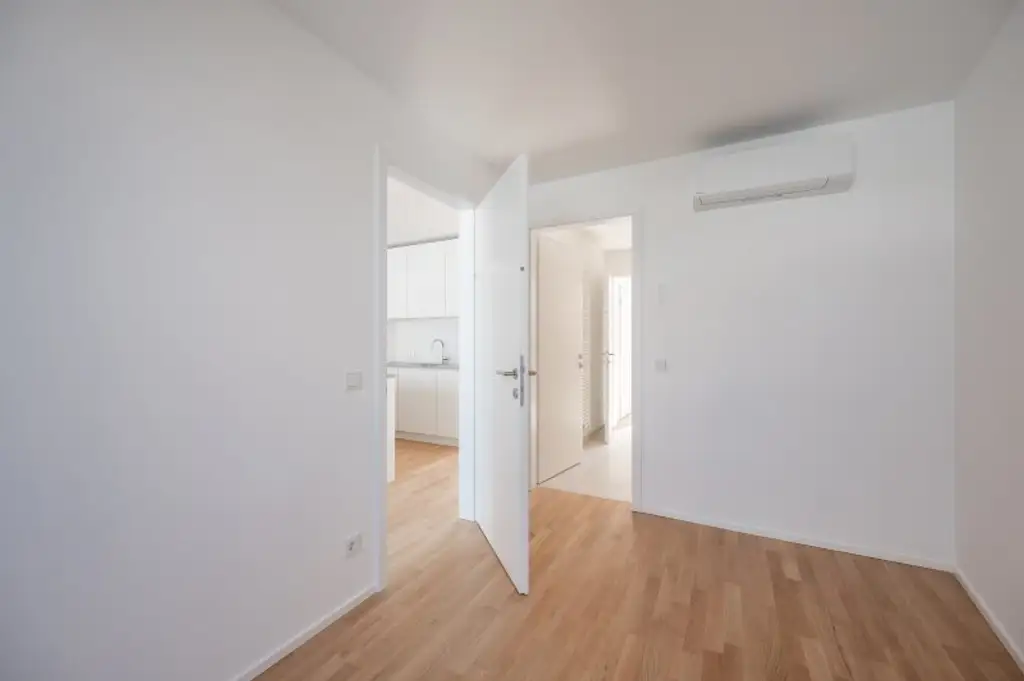 ++MOLLARD 50++ Outstanding 3-room apartment in a prime central location (1/28)