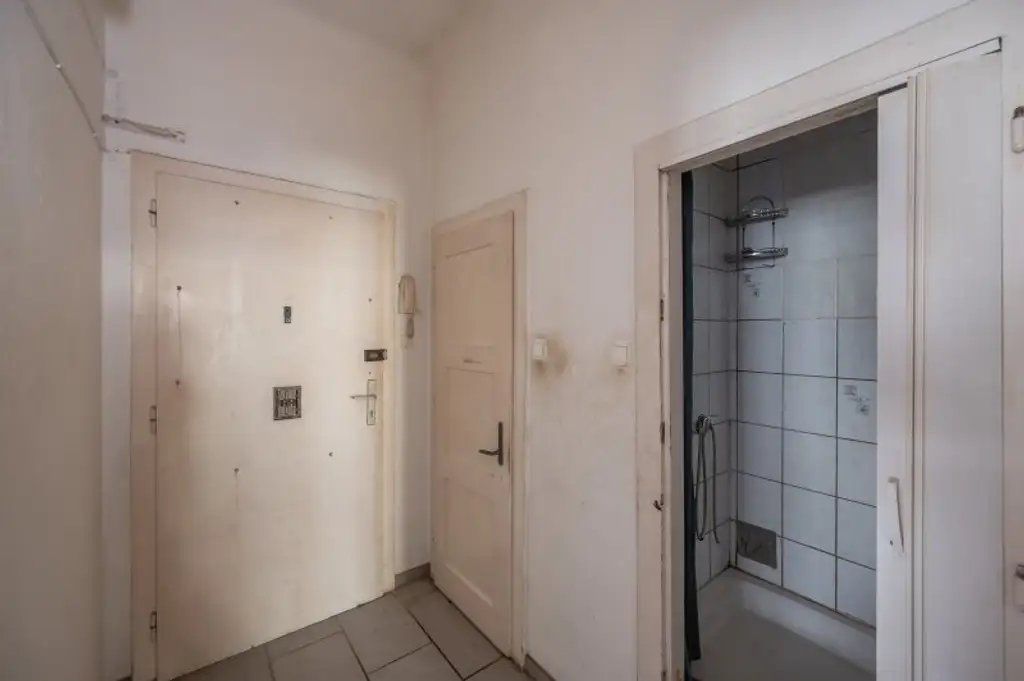 ++NEU++ 3-Zimmer Altbau-Wohnung (sanierungsbedürftig) mit viel Potenzial!