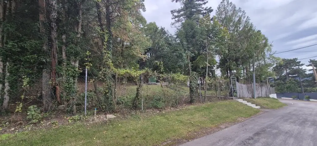 Toller Baugrund mit Althaus am Josefsteig