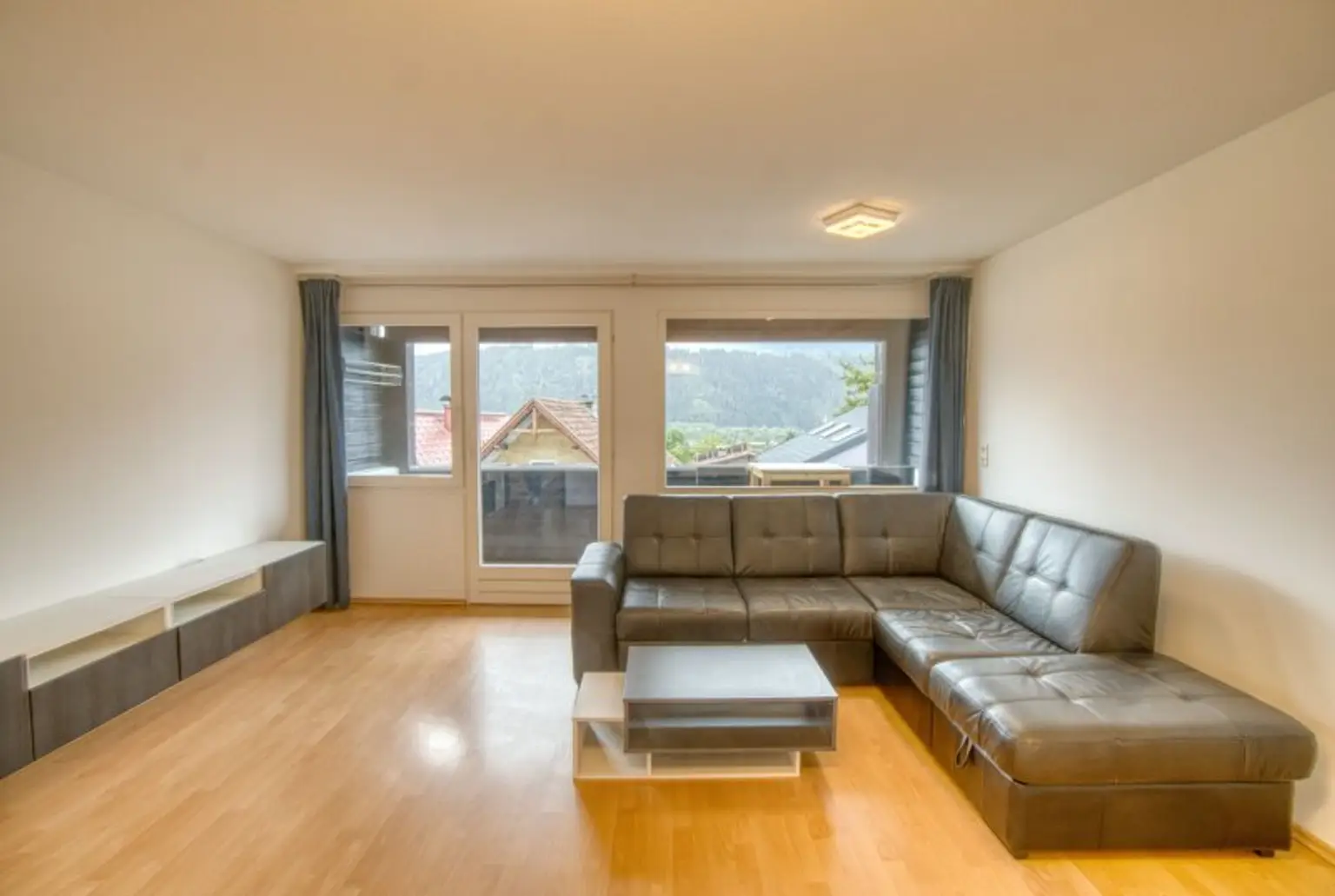 Attraktive 2-Zimmer-Wohnung mit Südbalkon und Tiefgarage