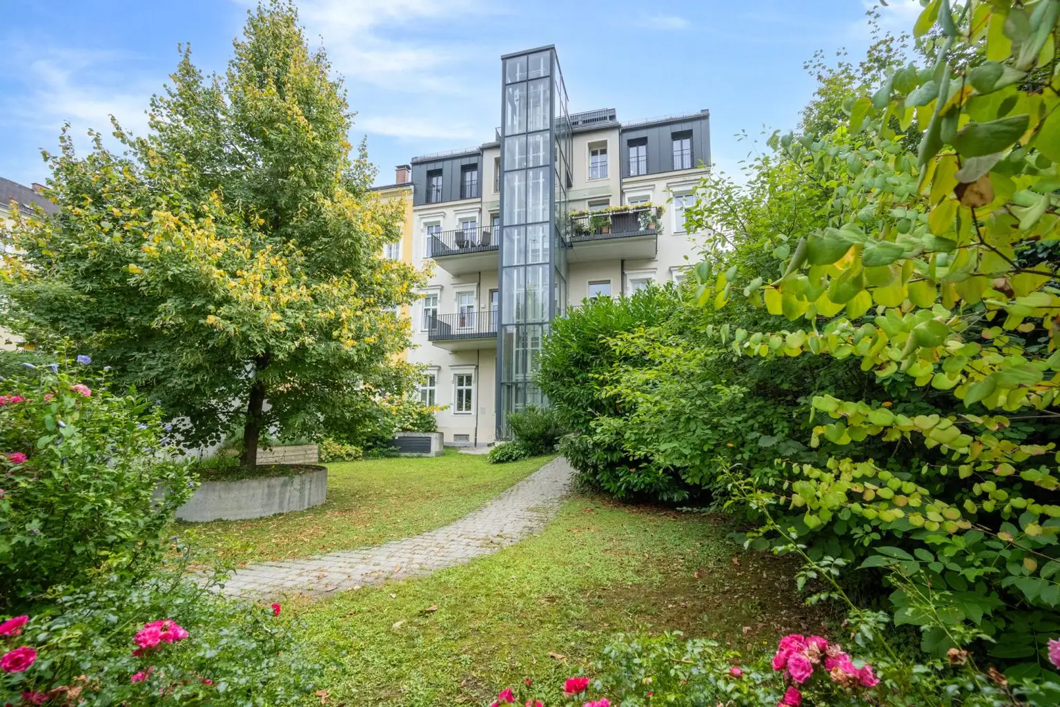 TRADITION TRIFFT MODERNE – EINZIGARTIGES WOHNJUWEL – ZENTRUM VON STEYR! Exklusives Wohnen über zwei Etagen mit traumhafter Dachterrasse!