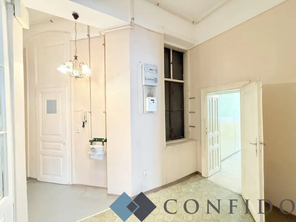 Sanieren nach eigene Vorstellungen - 3 Zimmer Altbauwohnung in der Kaiserstraße!