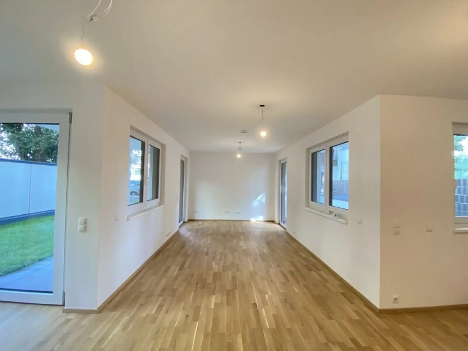 Neuwertige Gartenwohnung an der Langobardenstraße - Hofruhelage - Luftwärmepumpe