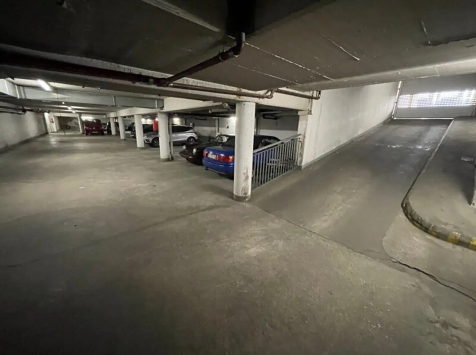 5-ZIMMER-DACHGESCHOSSWOHNUNG MIT GARAGENPLATZ