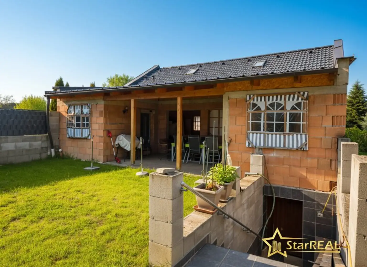 Ihr Traum vom Eigenheim – gestalten Sie selbst! Bungalow-Rohbau mit 485 m² Eigengrund, 2 Terrassen & Carport.