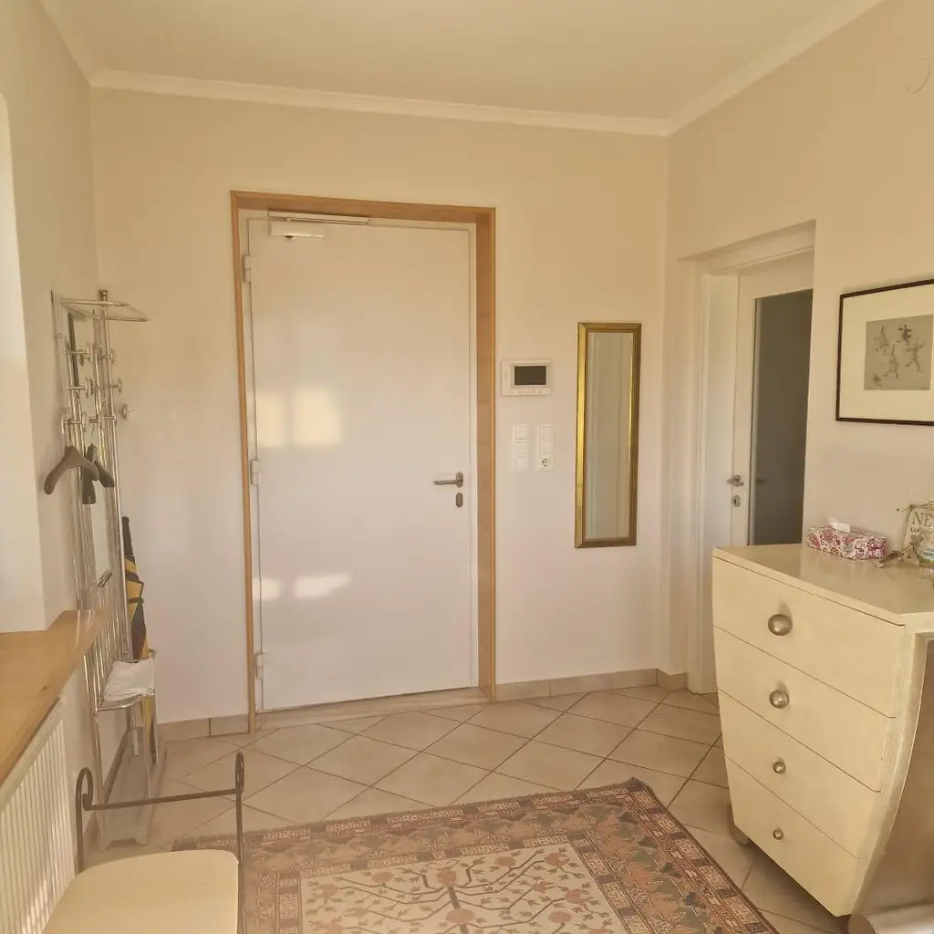 Einziehen und genießen! Sonniges Einfamilienhaus mit Doppelgarage, Terrasse uvm
