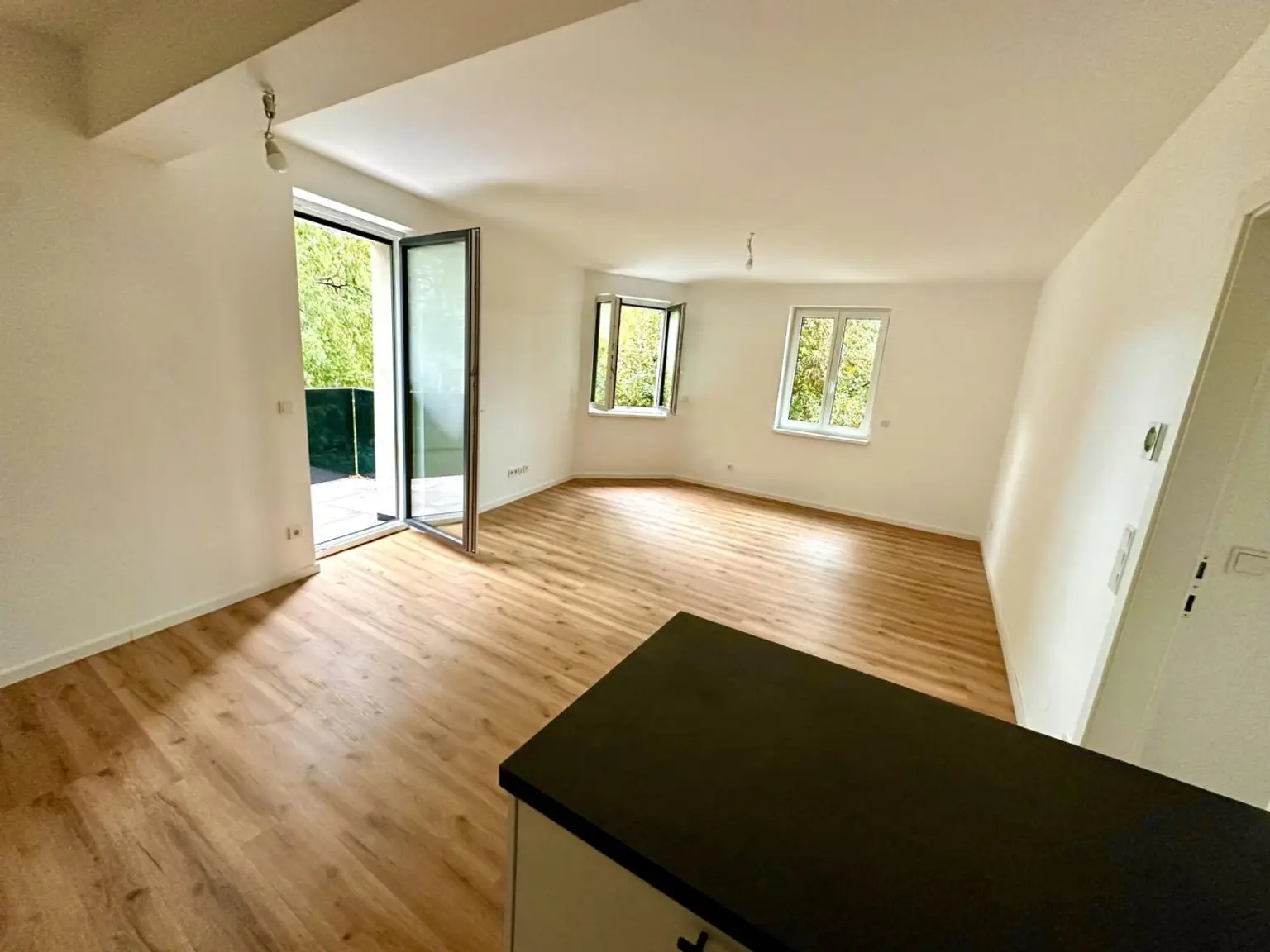 Erstbezug! Top 5! Wunderschöne zentrumsnahe 4-Zimmer Wohnung mit Balkon!