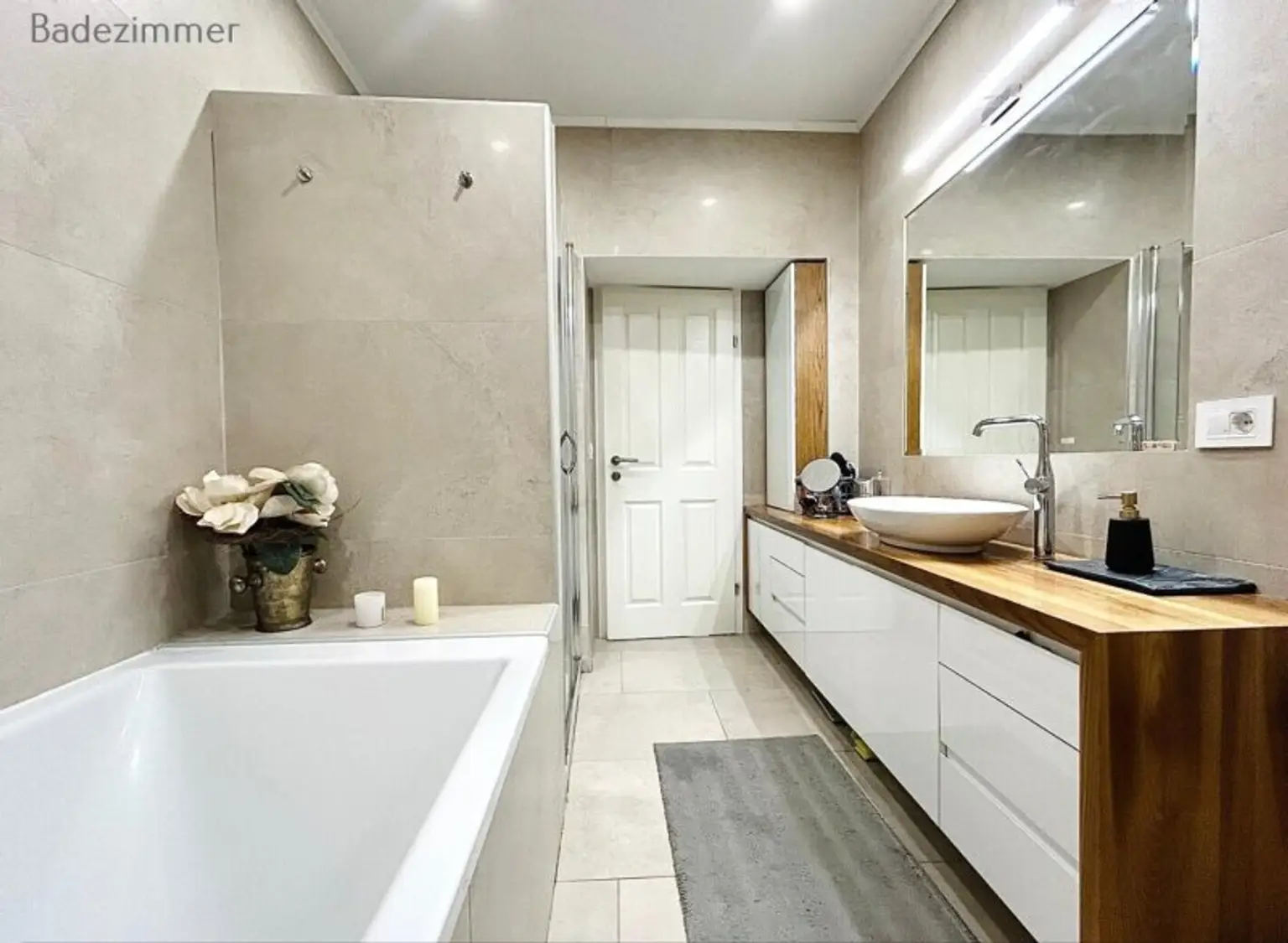 Elegante Altbau-Residenz mit vier Zimmern und separater Küche – Wohnen mit Charakter und zeitlosem Wiener Flair