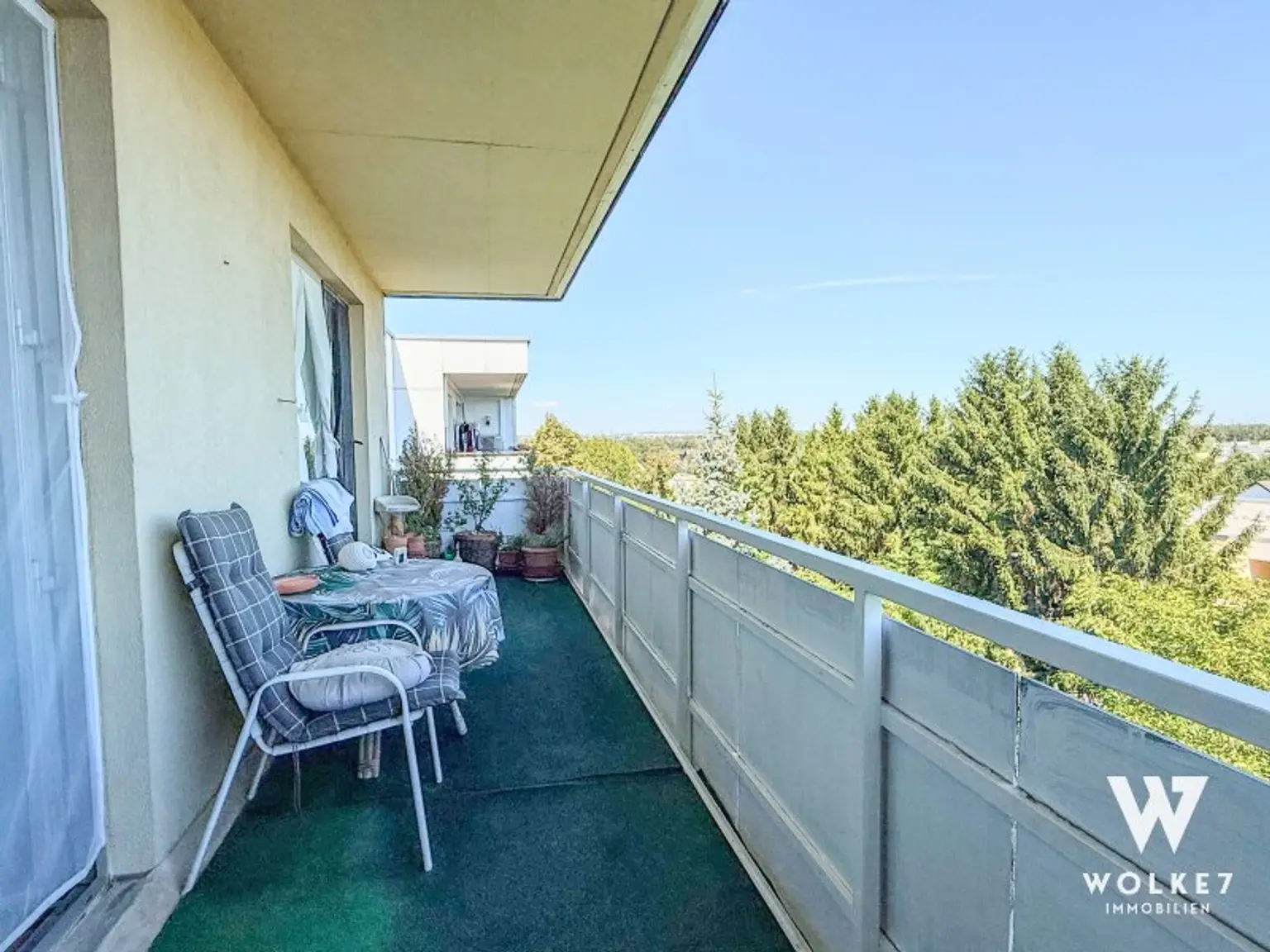Wohnen mit Weitblick: Großzügige Ruheoase mit überdachtem Balkon und 5 Zimmer I Nähe HLW Biedermannsdorf und Jubiläumshalle Biedermannsdorf