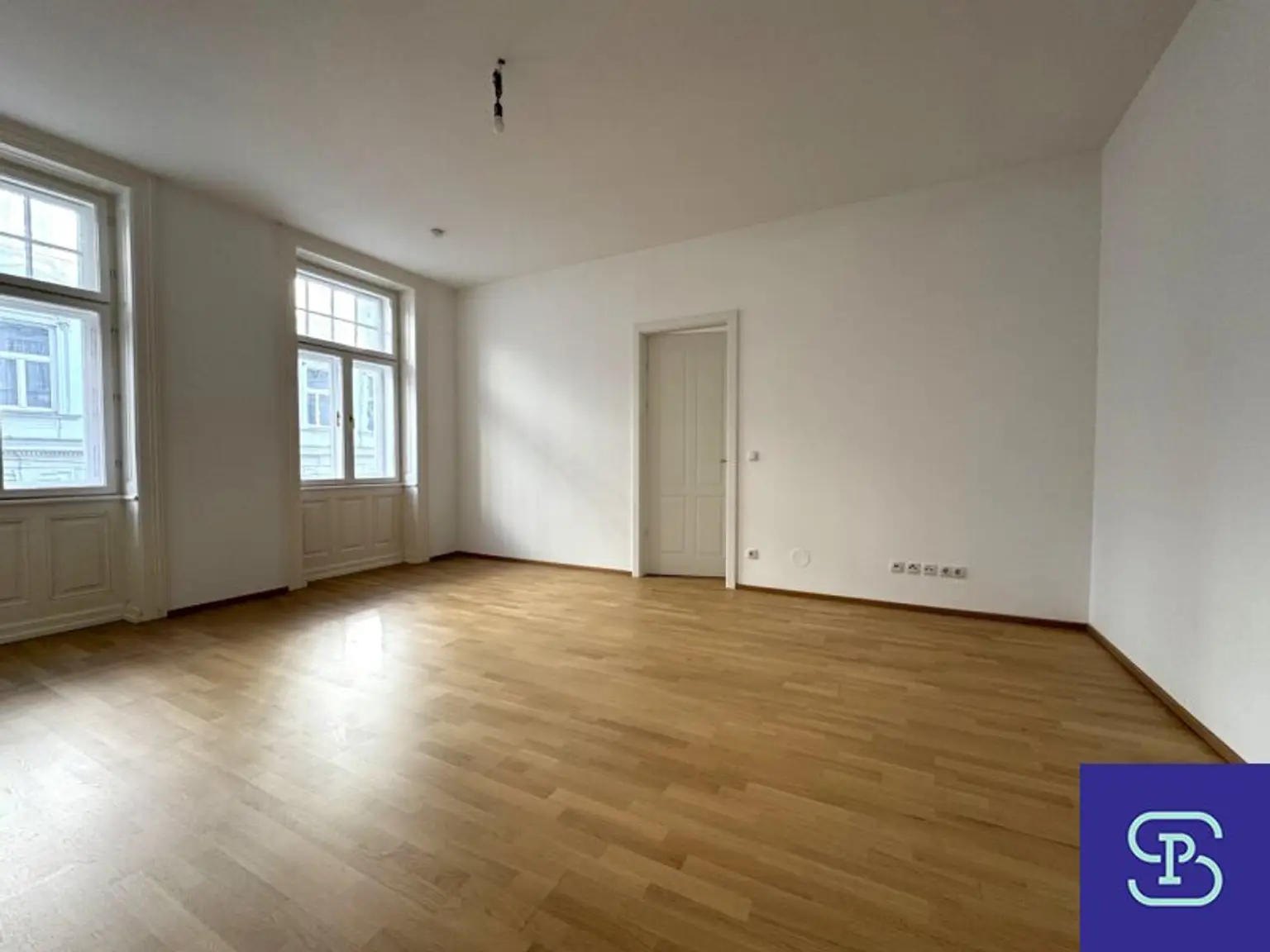 Provisionsfrei: Unbefristeter 98m² Altbau mit 11m² Süd-Loggia und Einbauküche - 1070 Wien!