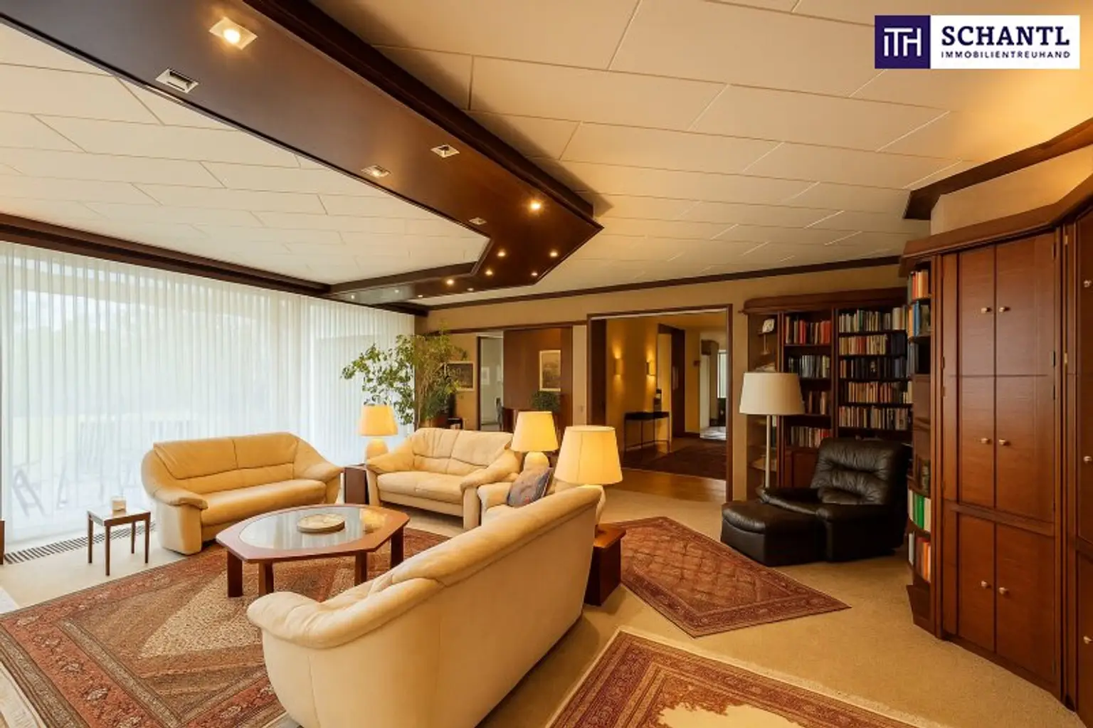 Traumhafter Bungalow mit Indoor-Pool, Weinkeller & großem Garten auf Eigengrund