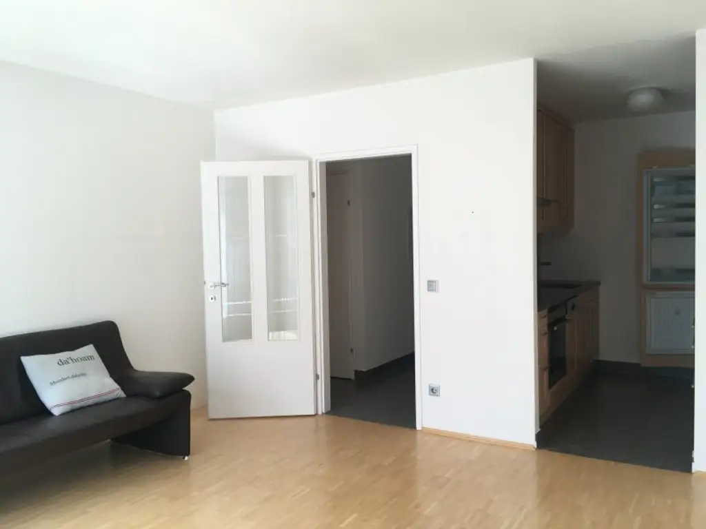 Moderne 3 Zimmerwohnung nähe Schloss Hetzendorf ruhe Lage Terrasse +Stellplatz