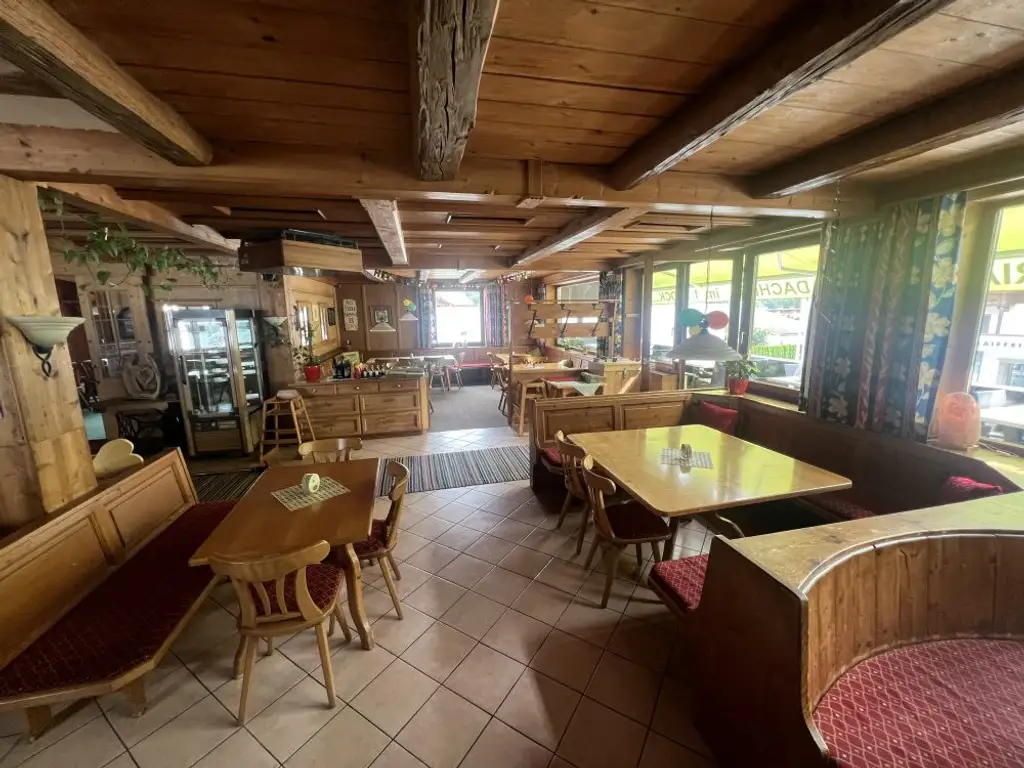 Komplett eingerichtetes Lokal zu verpachten